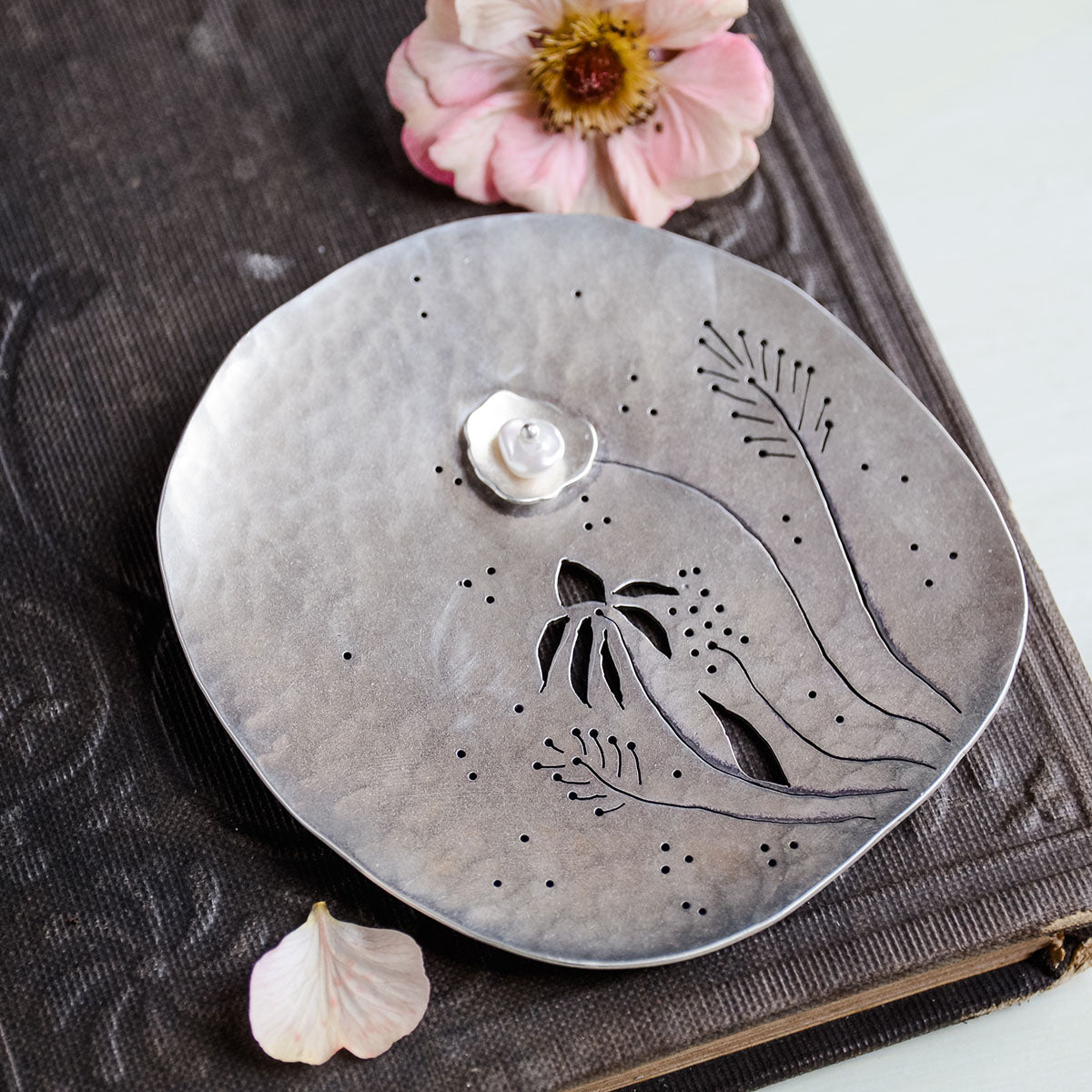 Pearl Garden - Pendant Brooch