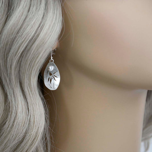 Pearl Garden - Coneflower Earrings