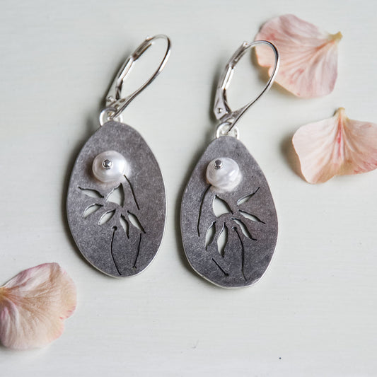 Pearl Garden - Coneflower Earrings